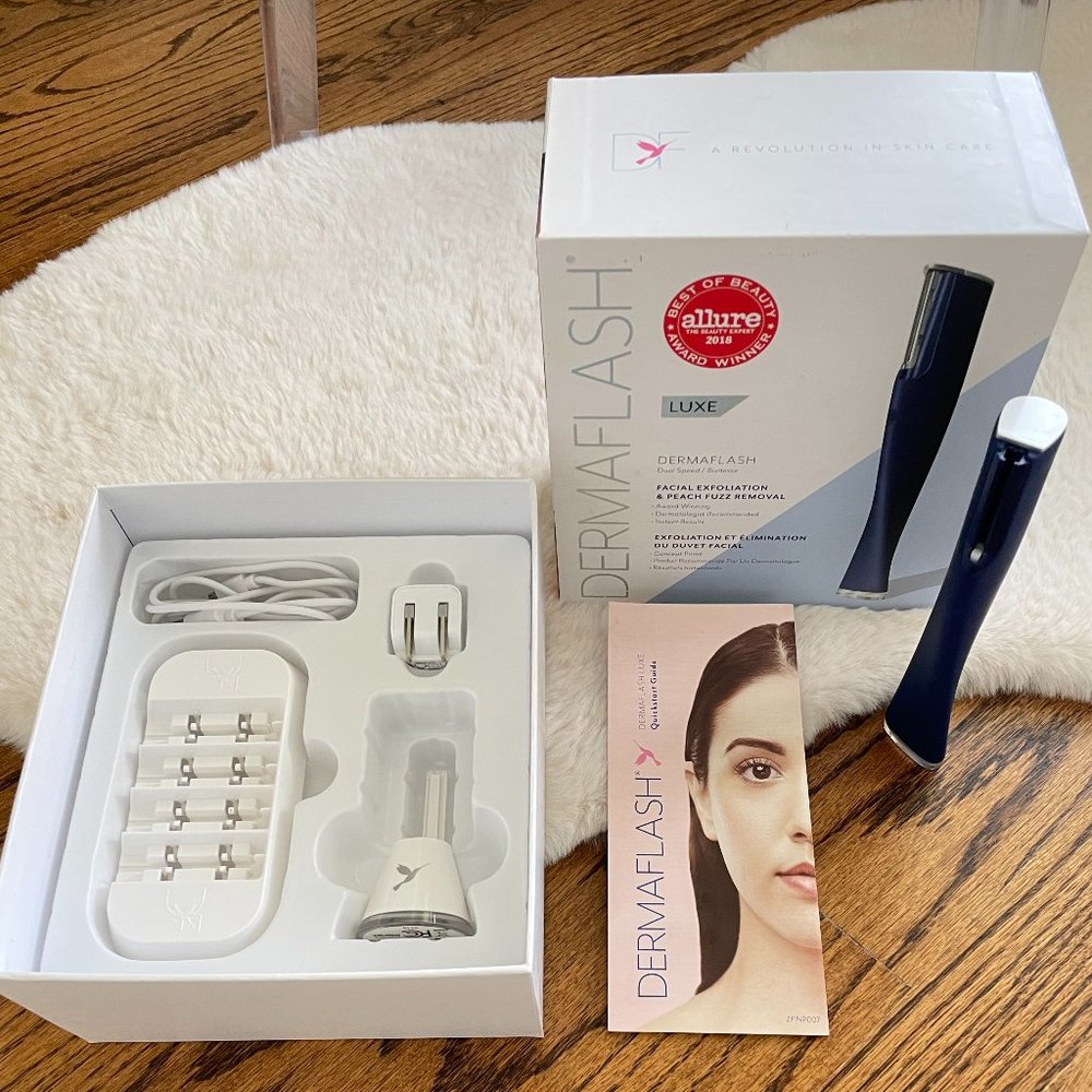 DERMAFLASH LUXE Anti-Aging Exfoliating Device
